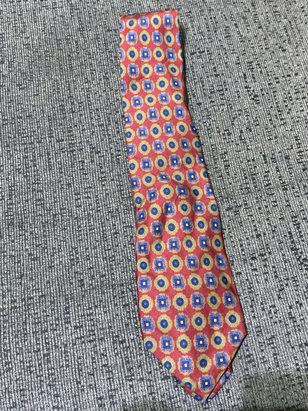 VINTAGE 80’s Tiffany & Co. Men’s Geometric Men's Silk Tie - Classic Pattern